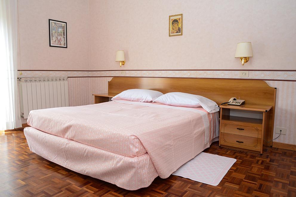 Hotel Terminus Fiuggi Extérieur photo