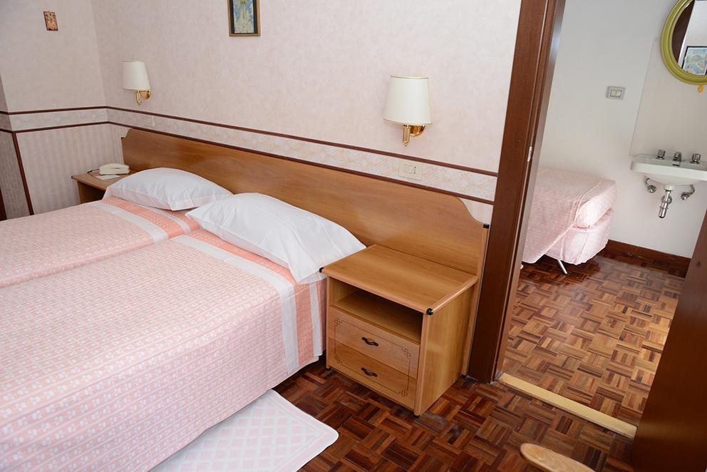 Hotel Terminus Fiuggi Extérieur photo